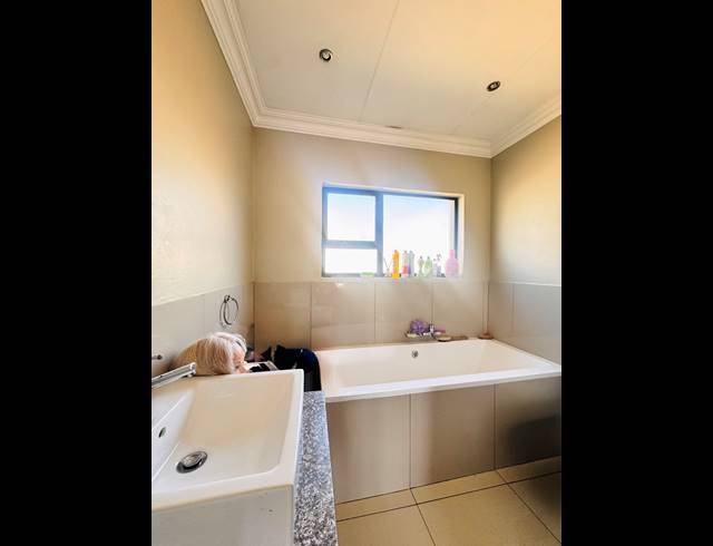 3 BEDROOM SECTIONAL TITLE FOR SALE IN BEN FLEUR